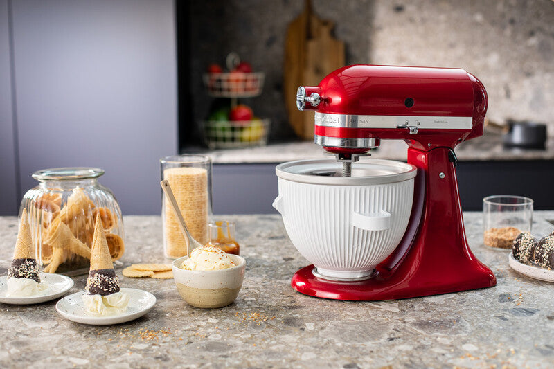 KitchenAid 4,8 L 5KSM175 Artisan Küchenmaschine Meatlover mit Ganzmetall- Fleischwolf
